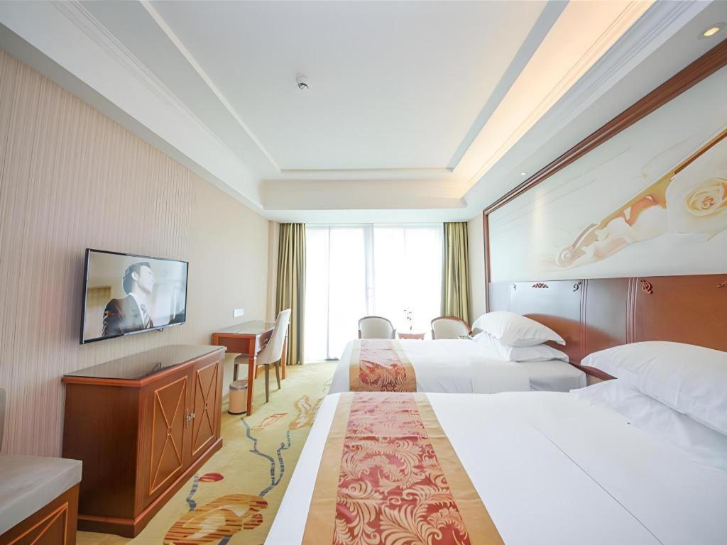 Vienna Classic Hotel Qingyuan Taihe Ancient Cave Scenic Area Extérieur photo
